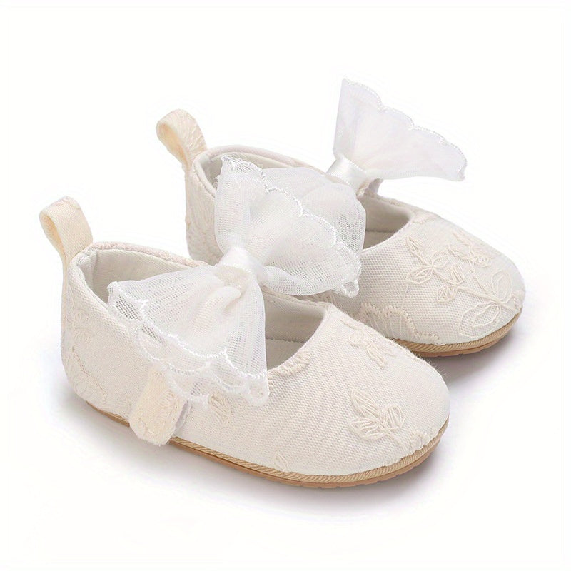 Chaussons de Cérémonie Bébé Fille Blancs - Dentelle Brodée et Grand Nœud Élégant